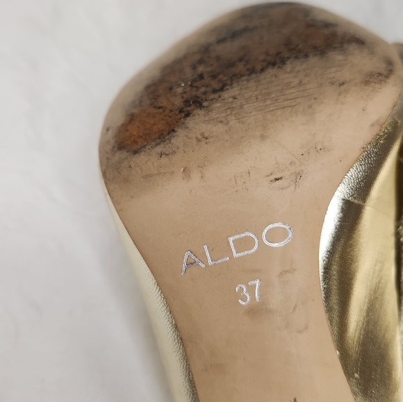 Women's Gold Slingback HighHeels - Picture 9 of 12